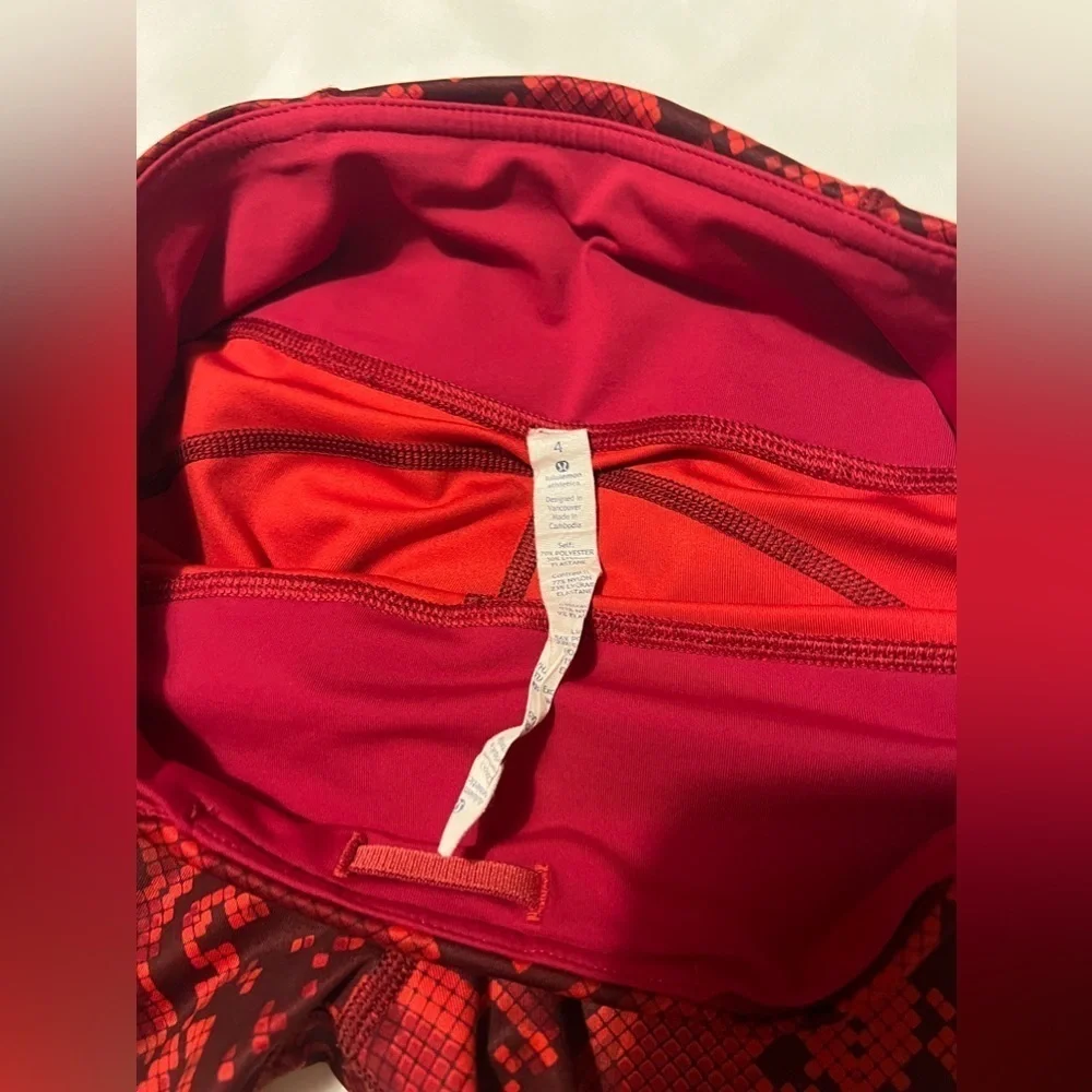 Lululemon Vent It Out Crop